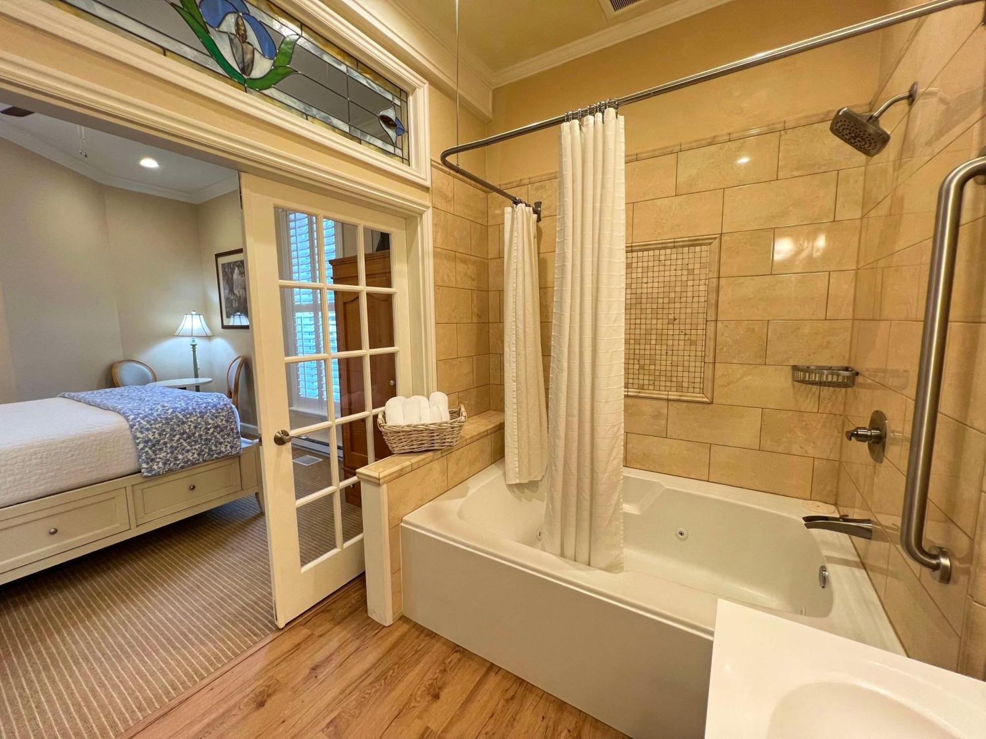Best Western Grandma'S Feather Bed Mendenhaven Esterno foto